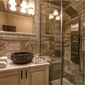 6 bedroom luxury villa with pool near Agia Pelagia, sleeps 12